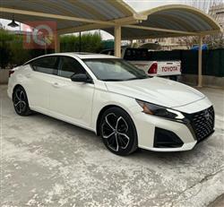 نيسان ألتيما